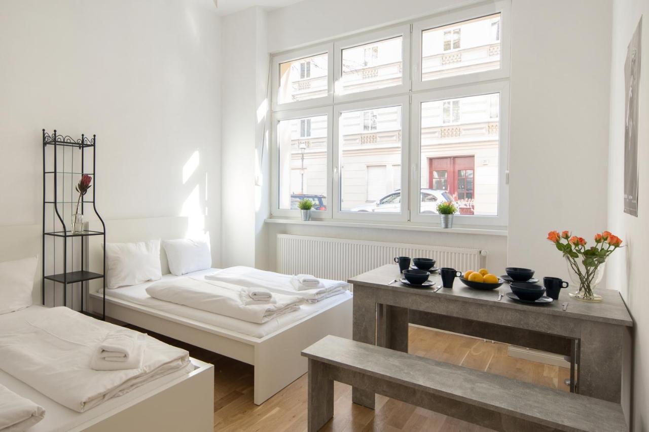 Newton-Appartement Mit 3 Schlafzimmern Берлин Экстерьер фото