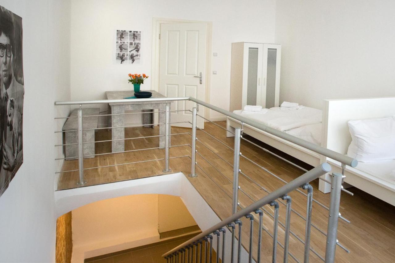 Newton-Appartement Mit 3 Schlafzimmern Берлин Экстерьер фото